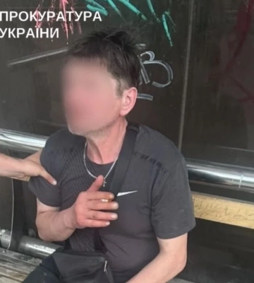 Розбещення дитини у туалеті медзакладу: поліція Києва затримала підозрюваного