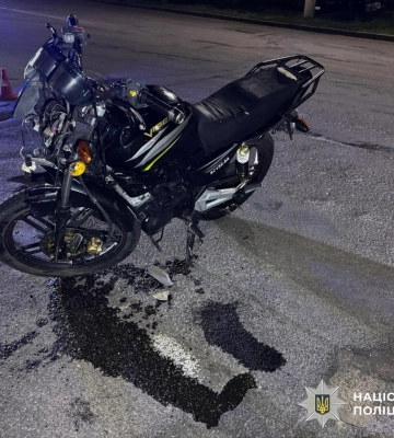 У Кропивницькому внаслідок зіткнення легковика та мотоцикла постраждали двоє підлітків