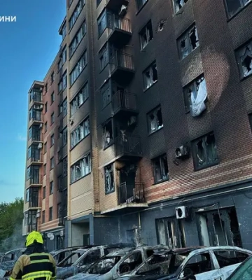 Дев&amp;apos;ять поранених та руйнування у багатьох районах Києва після атаки: ДСНС показала наслідки