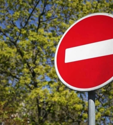 У Луцьку після обстрілу частково відновили рух транспорту: низка вулиць досі перекрита