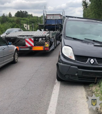 На Львівщині внаслідок зіткнення п'яти авто травмувалася 36-річна пасажирка кросовера