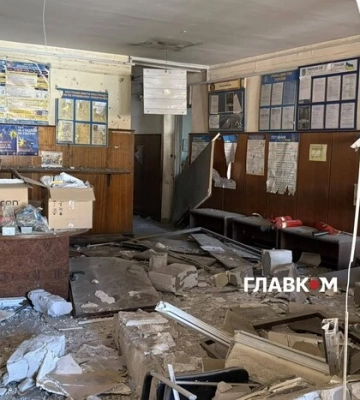 Нічна атака на Київ: біля метро «Харківська» зруйновано центр видачі паспортів