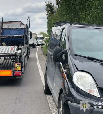 На Львівщині внаслідок зіткнення п'яти авто травмувалася 36-річна пасажирка кросовера