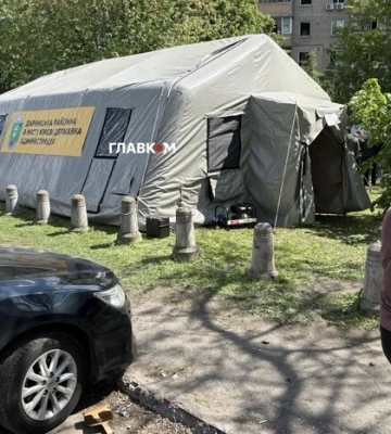 У двох районах Києва розгорнуто штаби для допомоги постраждалим від обстрілу: адреси