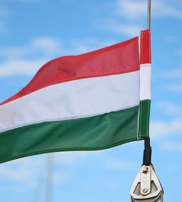 Угорщина заявила послу РФ про неприйнятність обстрілів місць проживання угорців
