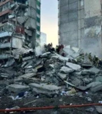 Удар по київській багатоповерхівці: понад 10 зникли безвісти
