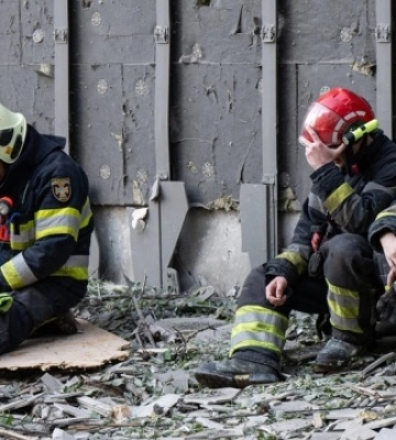 У Києві завершили пошуково-рятувальну операцію після удару РФ - загинули 24 людини, 48 травмованих