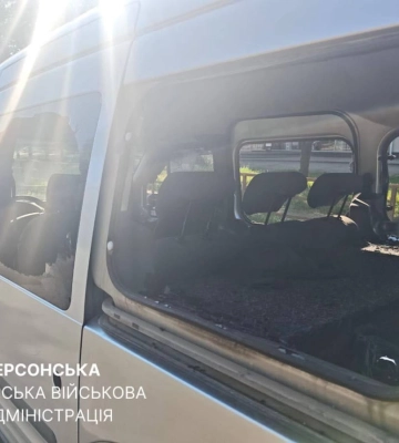 У Херсоні внаслідок удару дрона по автомобілю постраждали четверо людей – МВА