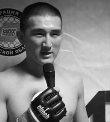 Киргизький боєць ММА загинув під час порятунку дівчинки, яка тонула в озері