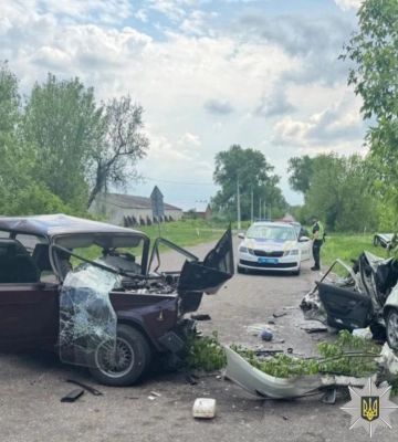 На Київщині внаслідок ДТП між селами постраждали двоє водіїв та пасажир, - поліція