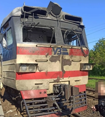 Ворог завдав удару по приміському поїзду на Запоріжжі