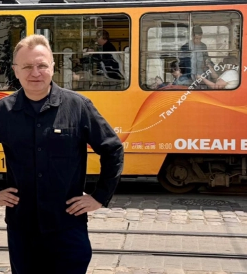 Садового облили брудною рідиною у центрі Львова: реакція міського голови