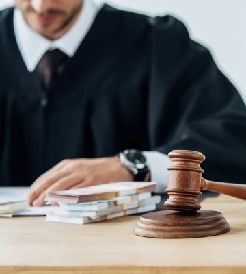 У голови суду на Вінниччині хочуть конфіскувати 2 квартири і дохід від незаконної аренди