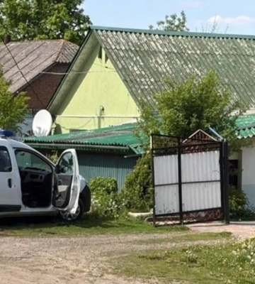 На Хмельнитчине мужчина напал на полицейских: есть погибший и раненый