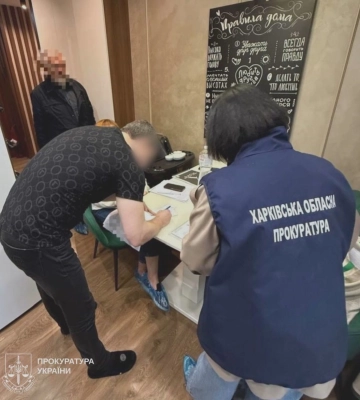 Ексначальник Управління поліції охорони в Харківській області закуповував пальне дорожче за роздрібну ціну на АЗС – прокуратура