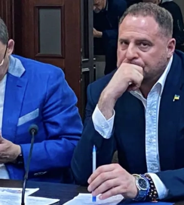 Ще одна ніч в СІЗО? Адвокат повідомив, скільки грошей вдалося зібрати на заставу для Єрмака
