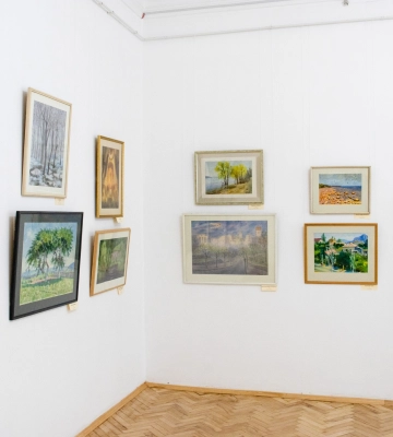 Від краєвидів Криму до Кам’янця-Подільського: у Черкасах відкрили виставку акварелей (ФОТО)