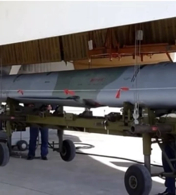 В ракетах Х-101, которыми россияне били по Киеву 14 мая, было более 100 деталей западного производства — FT
