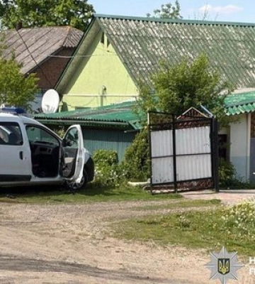 Чоловік вбив поліцейського під час перевірки документів та втік: стрільця шукають