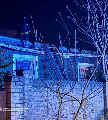 У Дніпрі прогримів вибух: від атаки спалахнула пожежа
