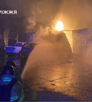 Ворог атакував Запоріжжя: в місті виникла пожежа, поранена жінка
