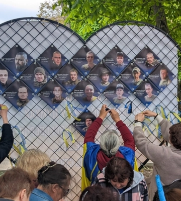 У Знам’янці відкрили пам’ятний знак зниклим безвісти воїнам - «Серце надії» 