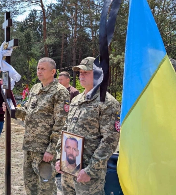 На Волині провели в останню дорогу Героя Юрія Шевчука