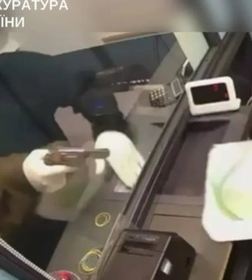 У Києві чоловік пограбував обмінник, щоб закрити кредити — касирка натиснула тривогу