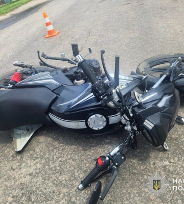На Сумщині водійка легковика спровокувала ДТП,  в якій постраждав неповнолітній мотоцикліст