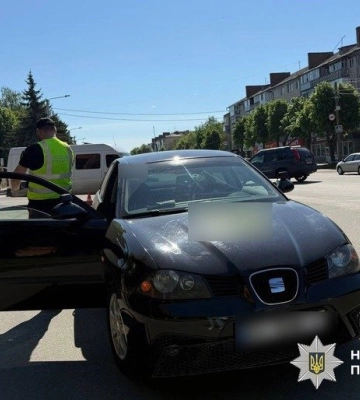 На Полтавщині зіткнулися електроскутер та легковик: постраждала жінка