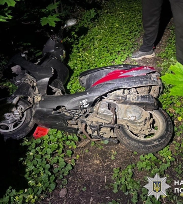 На Хмельниччині мотоциклістка скоїла ДТП, в якій постраждав ії неповнолітній пасажир