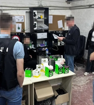 Маскировали под глицерин и «подарки»: в Украине накрыли сеть нелегальных вейп-торговцев