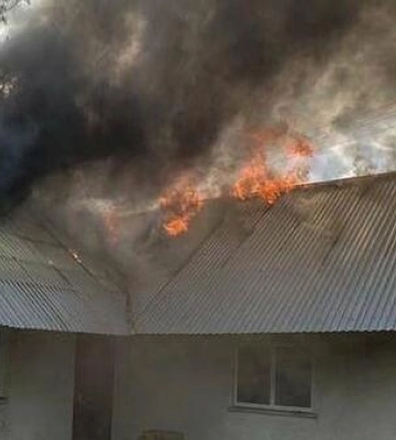 Полум’я охопило дах за лічені хвилини: на Львівщині сталася пожежа