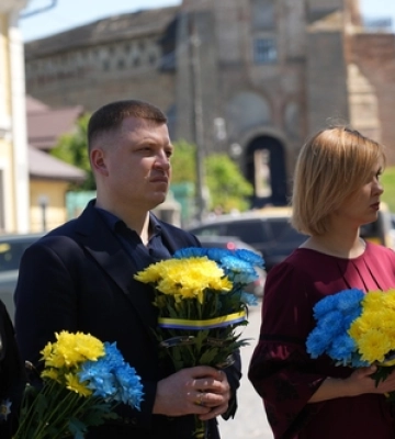 У Луцьку на Замковій площі вшанували жертв радянського терору 