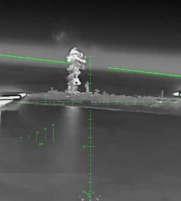 Украинский дрон-камикадзе FP-2 обстрелял неуправляемыми ракетами узел связи ЧФ РФ в Крыму. ВИДЕО