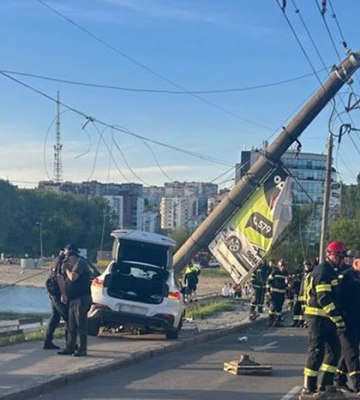 У Хмельницькому водій BMW на смерть збив двох людей на тротуарі, йому оголошено підозру