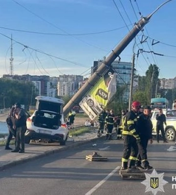 У Хмельницькому водій BMW на смерть збив двох людей на тротуарі, йому оголошено підозру