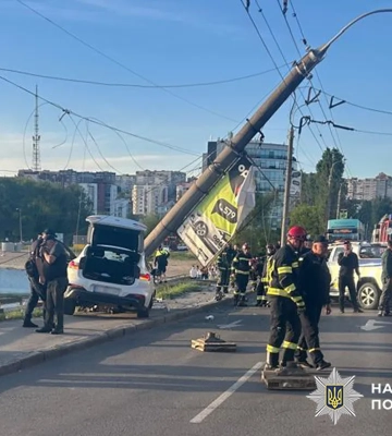 У Хмельницькому водій BMW на смерть збив двох людей на тротуарі, йому оголошено підозру