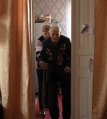 Сторічний ветеран щомісяця донатить ЗСУ з власної пенсії (відео)