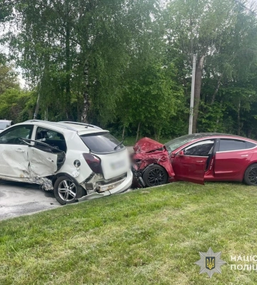 На Львівщині внаслідок ДТП постраждали двоє літніх людей та маленький хлопчик. ФОТО