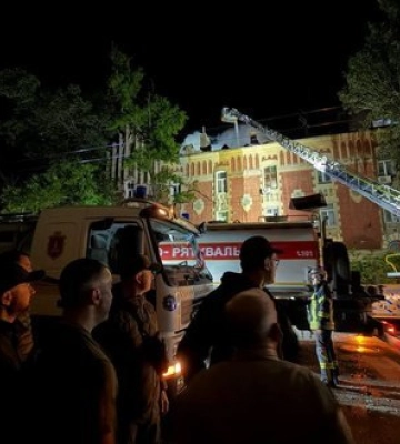Наслідки удари по Одесі: двоє постраждалих, зокрема 11-річна дитина. ФОТОрепортаж