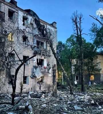 Масована атака по Дніпру: є руйнування будинків