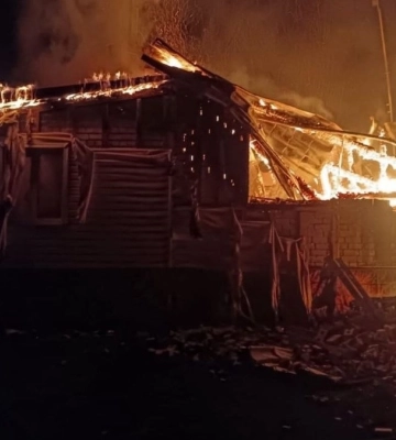 На Чернігівщині двоє людей постраждали внаслідок російських ударів по приватному сектору
