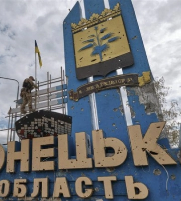Росіяни за добу 13 разів обстріляли Донеччину, пошкоджено будинки