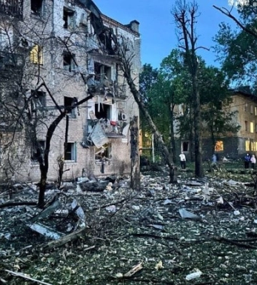Вночі РФ завдала ракетного удару по Дніпру. Поранені майже 20 людей
