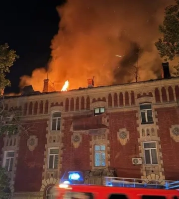 Росіяни вночі вдарили по кількох районах Одеси, серед постраждалих дитина: фото наслідків