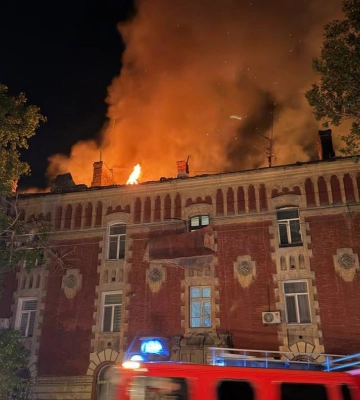 В Одесі унаслідок атаки російських дронів зруйновано будинок, є поранені