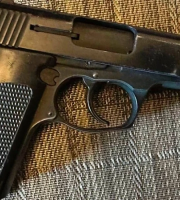 У Києві жінка відкрила стрілянину через зауваження: є поранений