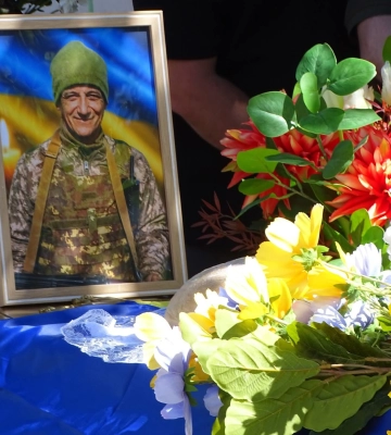 Багато місяців вважався зниклим безвісти: «на щиті» на Волинь повертається Герой Олександр Грабовий