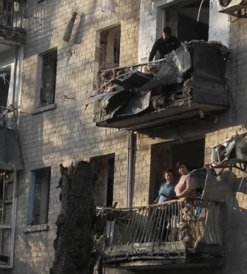 «До сих пор не можем отойти». Жители Днепра рассказали подробности массированного российского обстрела